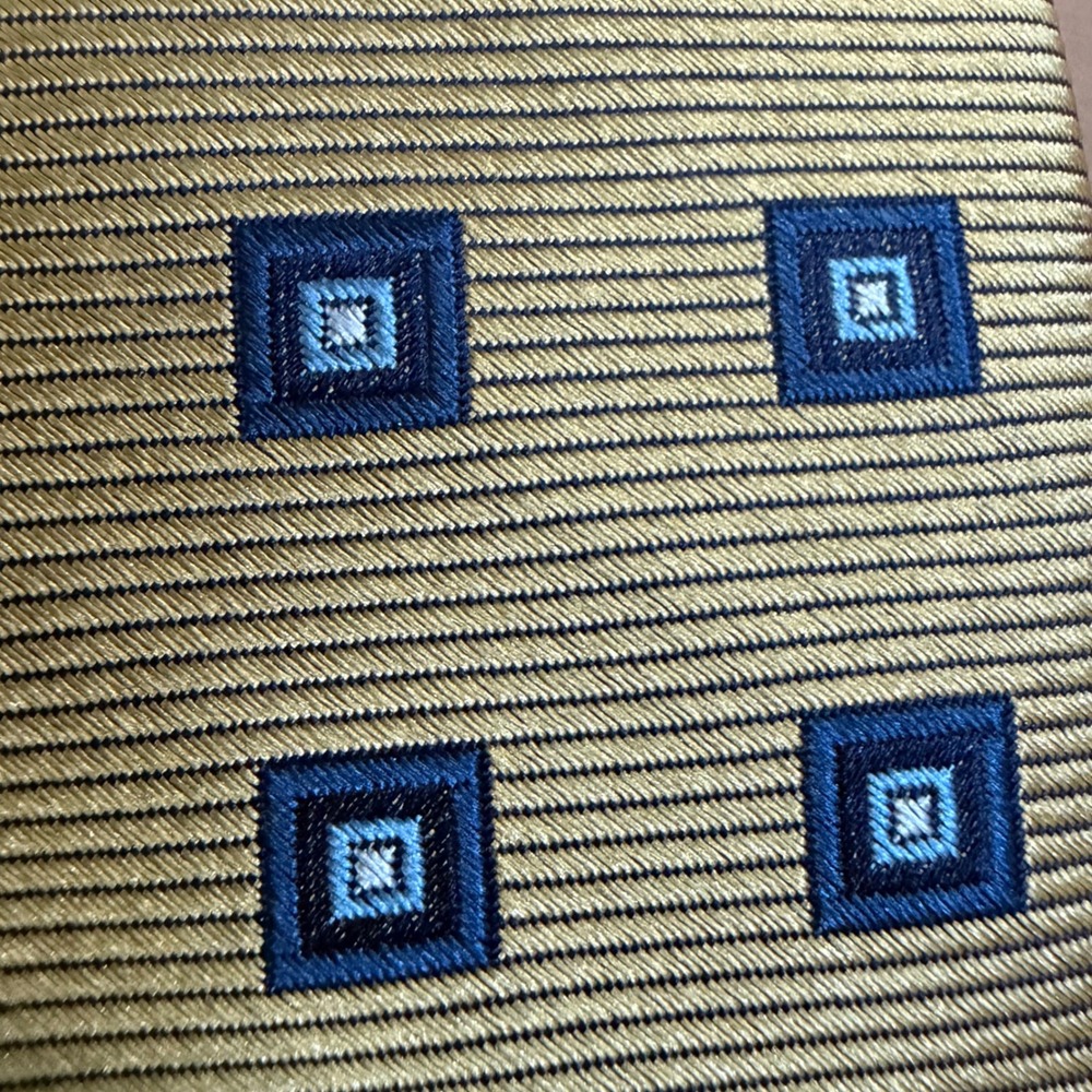 Jos A Bank Traveler Gold Blue Geometric Silk Necktie Stain Resistant 3.5 Inch - Picture 4 of 7